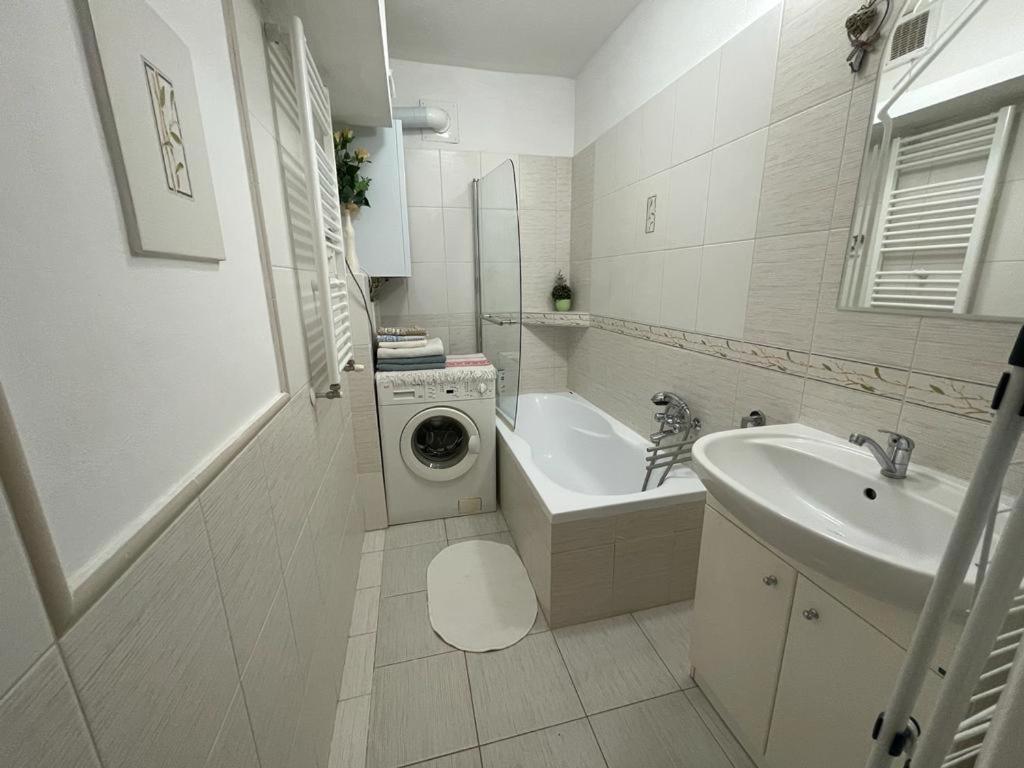 Appartamento Attic Flat In The Center Bratislava Esterno foto